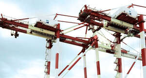 Cranes, Barcelona Port · Glakor